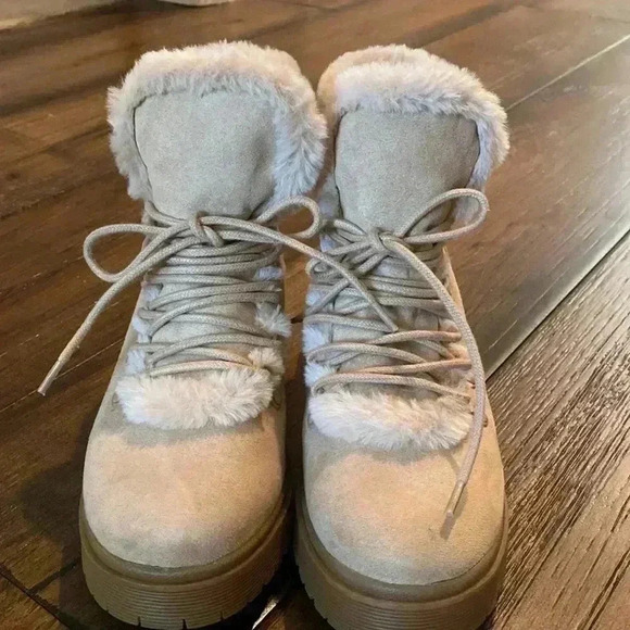 Betsy Faux Fur Boots - A New Day Tan size 6 - Picture 2 of 6